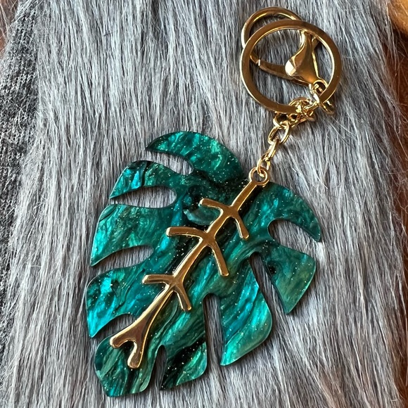 Boho Green Leaf with Gold Accent Purse Charm - Key Charm - Picture 1 of 6